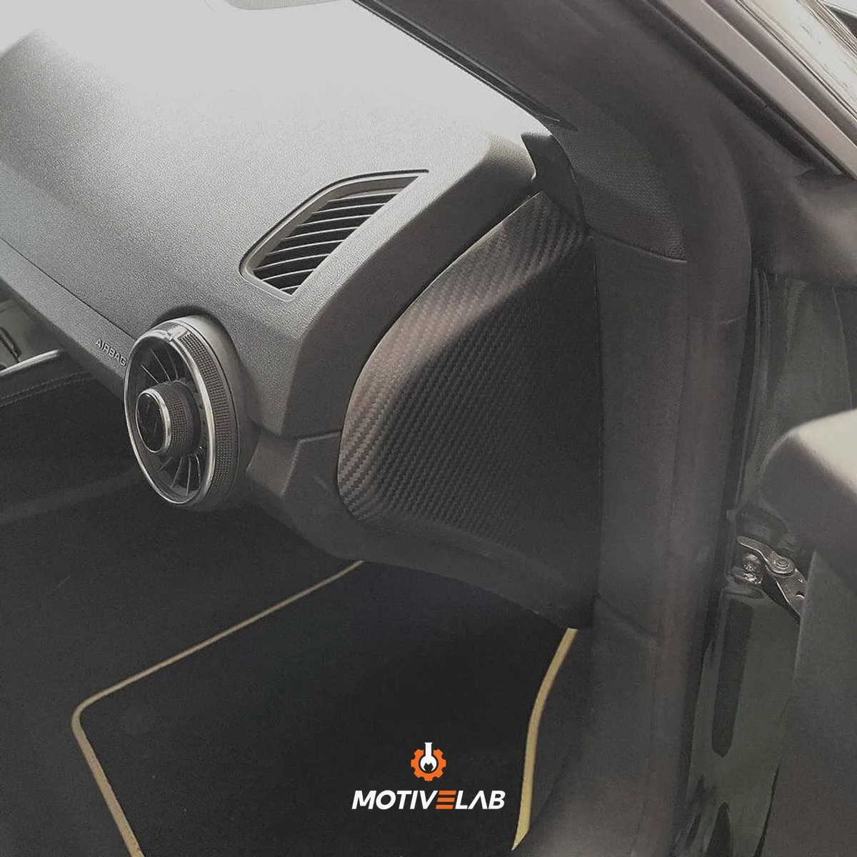 Rivestimento laterale del cruscotto in carbonio Audi TT / TTS / TT RS 8S MK3