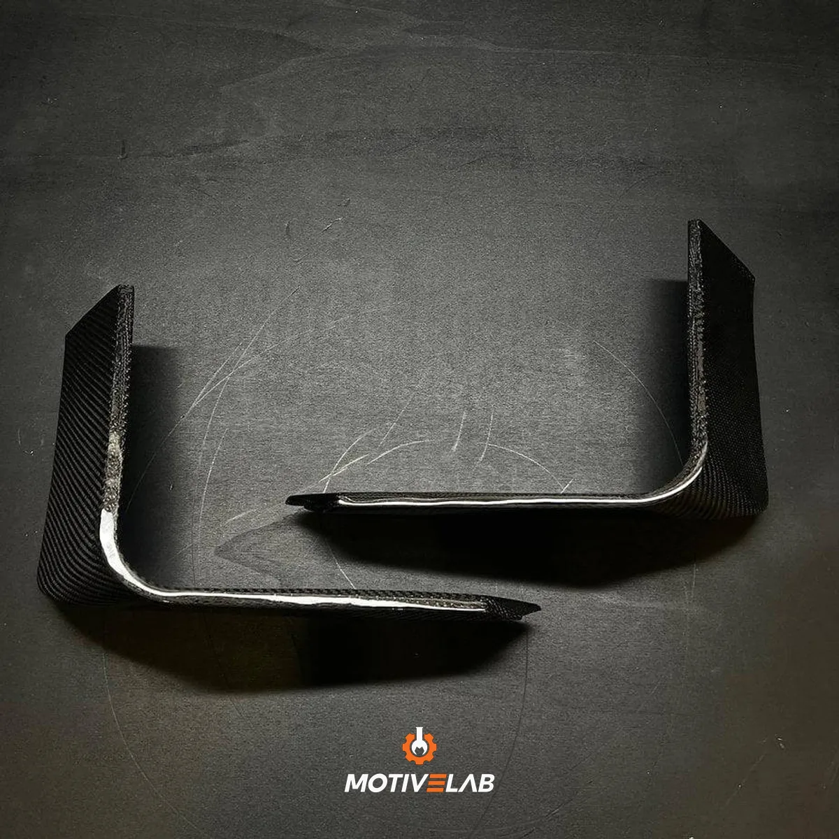 Paraurti anteriore con alette, canard e splitter in carbonio Audi TT RS pre-facelift