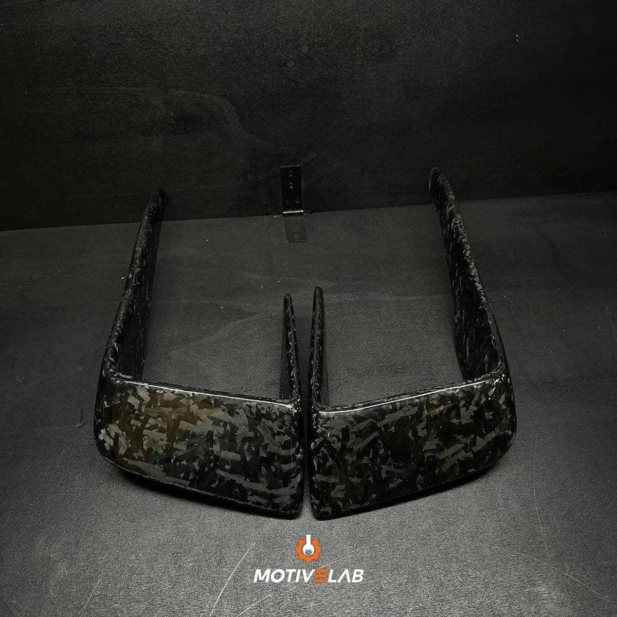 Canards e splitter anteriori in carbonio forgiato Golf 7 R o GTI/GTD