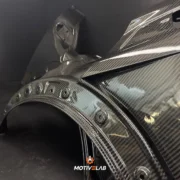 Parafango anteriore ventilato in carbonio MINI R55 / R56 / R57 / R58 / R59 / GP2