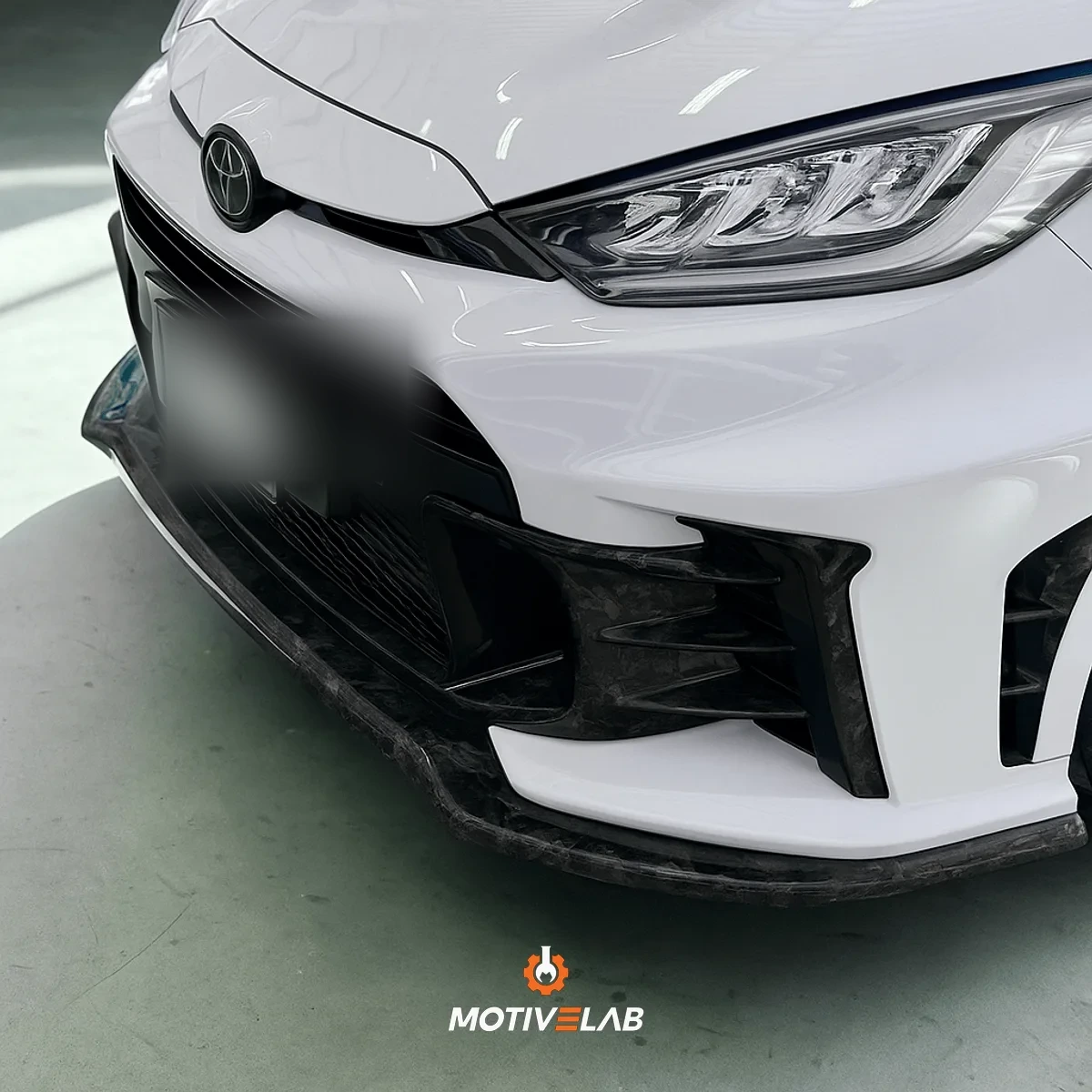 Labbro anteriore in carbonio forgiato GR Yaris MK2