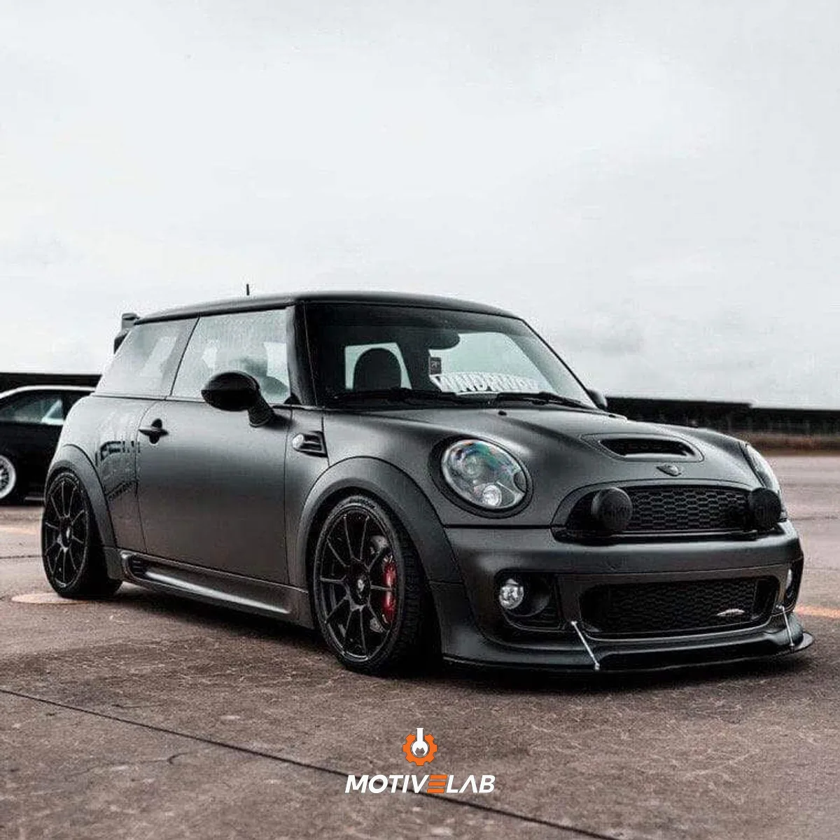 Splitter anteriore in carbonio forgiato MINI R50 / R53 / R55 / R56 / R57 / R58 / R59