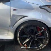 Parafanghi anteriori ventilati in carbonio GR Yaris MK1/MK2