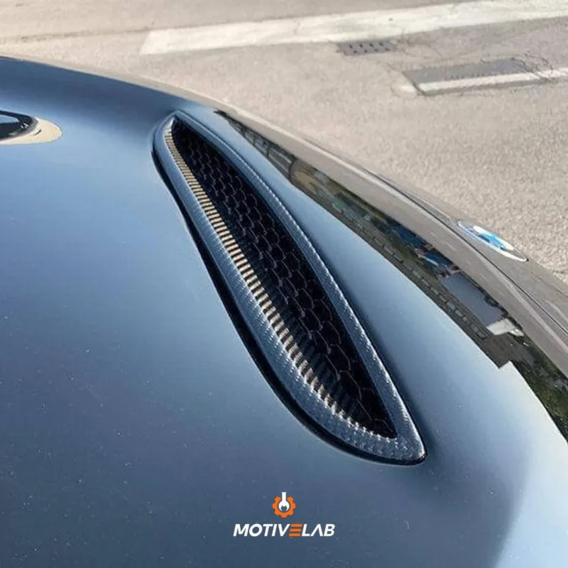 Bonnet air intake on the BMW F87 M2 and M2C carbon fibre bonnet