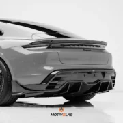 Diffusore posteriore in carbonio Porsche Taycan