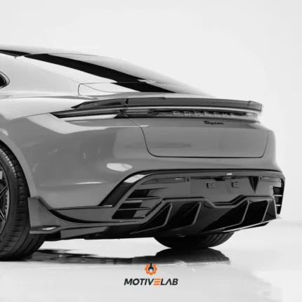 Diffusore posteriore in carbonio Porsche Taycan