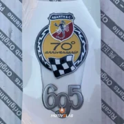 Badge 70º Abarth 695 — foto 1