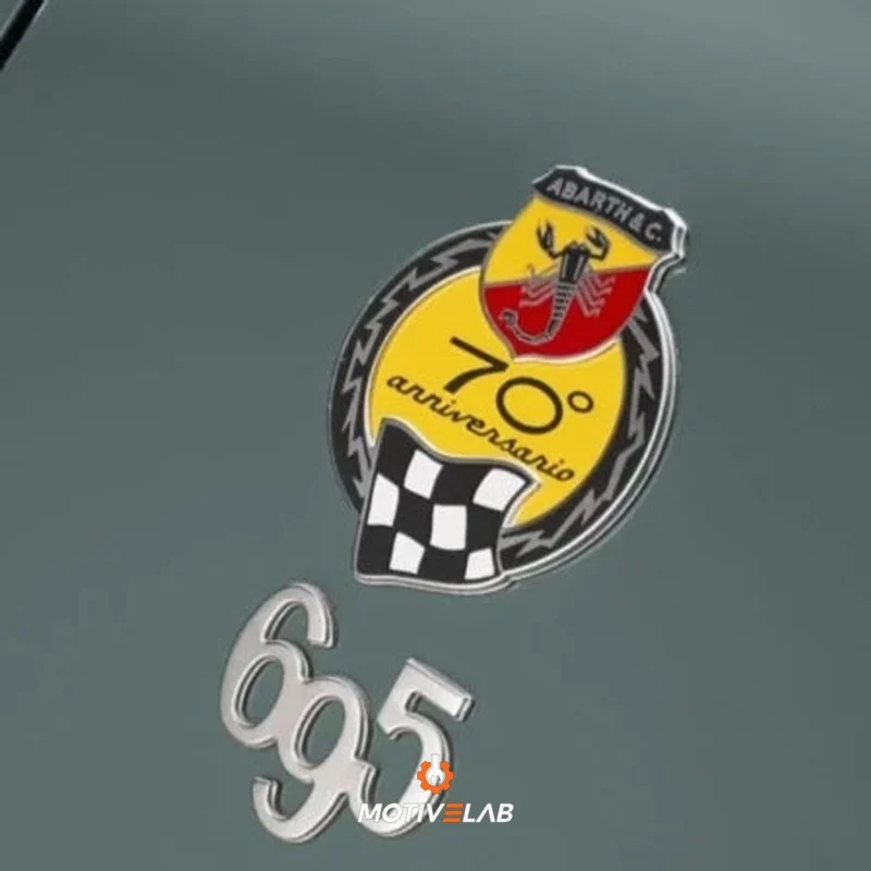 Badge 70º Abarth 695 — foto 2