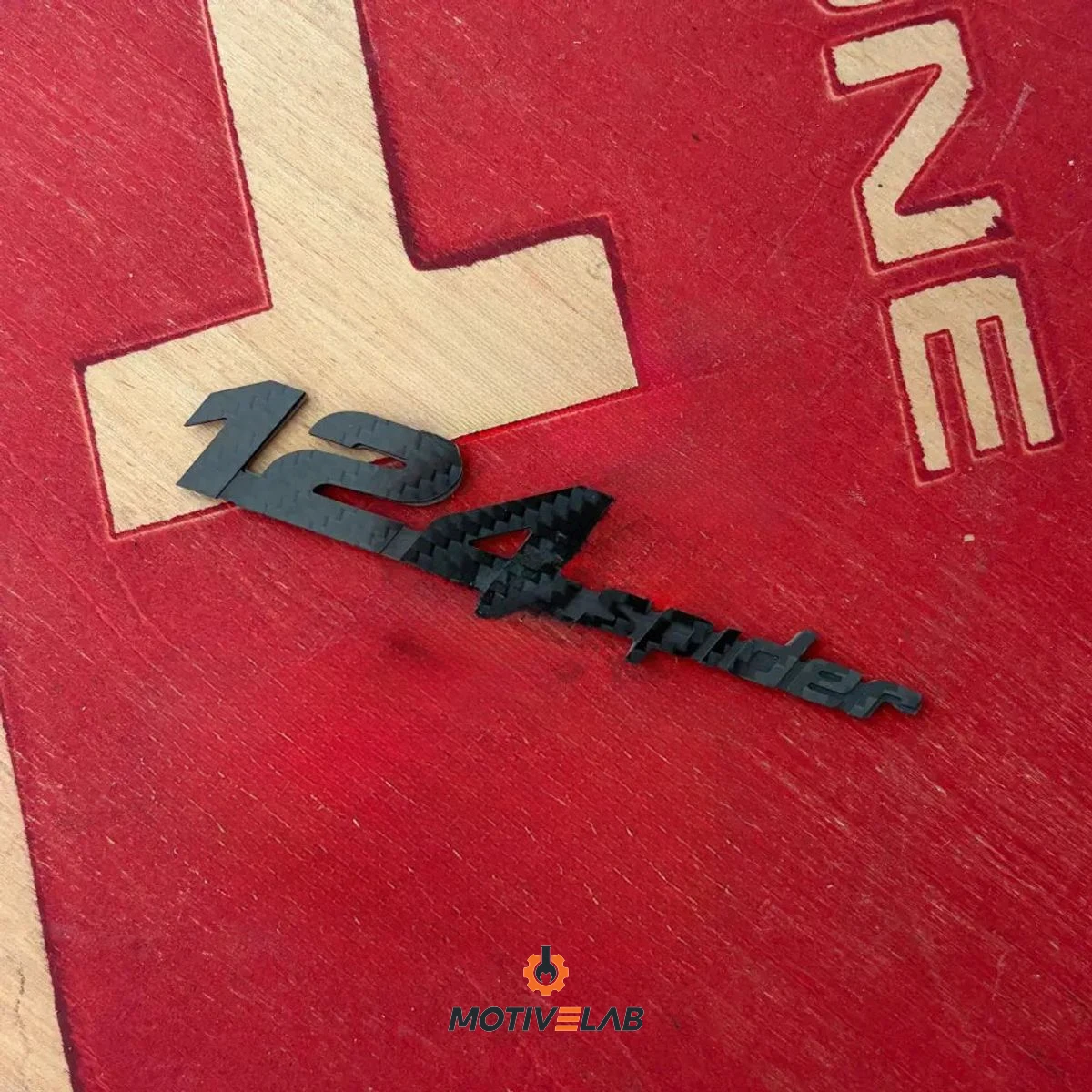 Badge Carbonio Abarth 124 Spider — foto 1