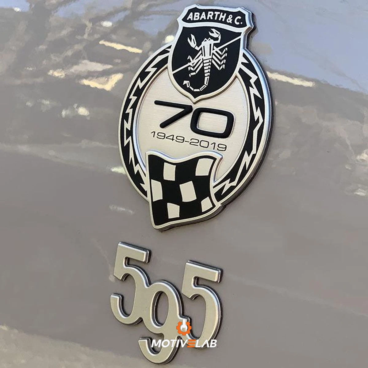 Badge Gamma 70th Abarth 595 — foto 1