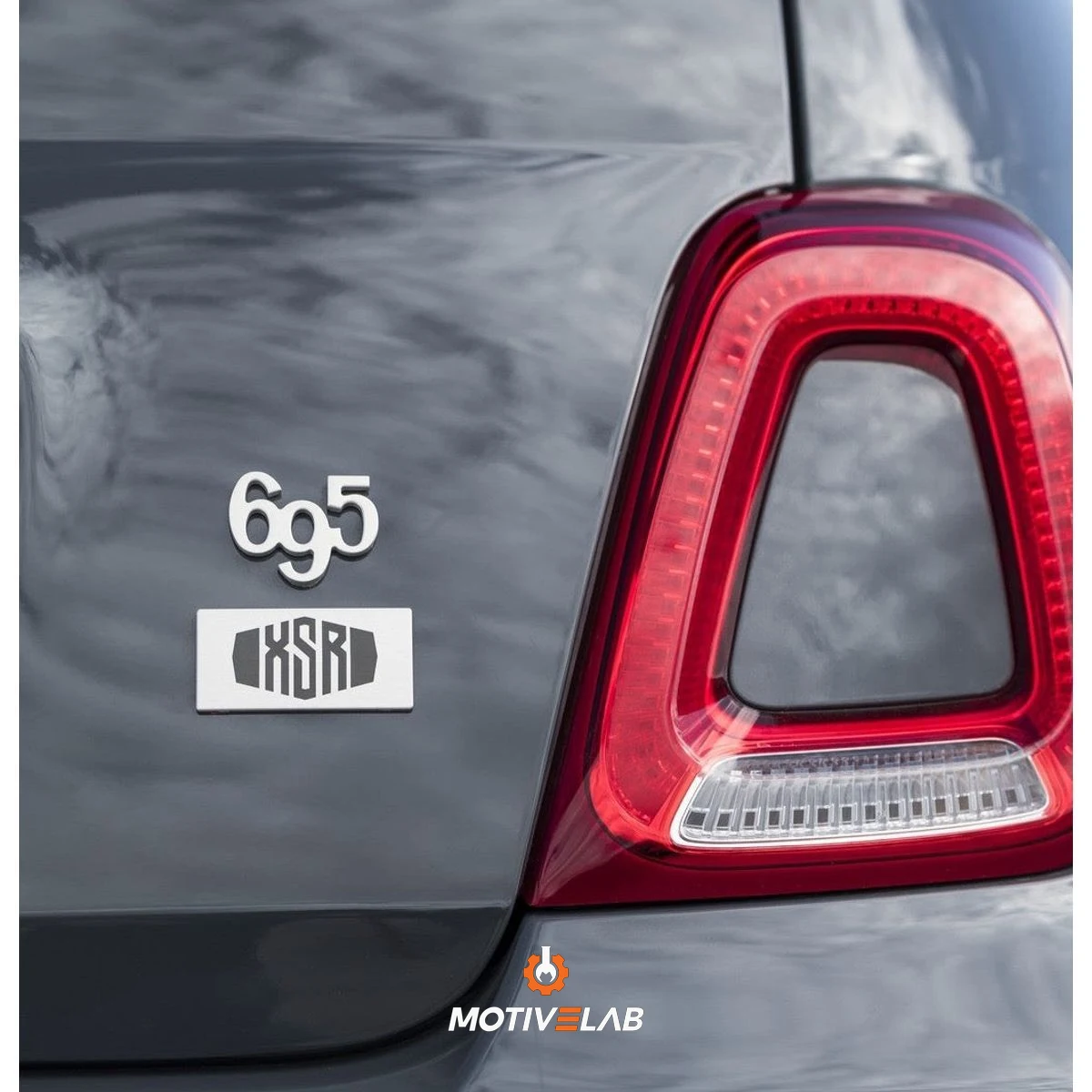 Xsr Abarth 695 badge — photo 1