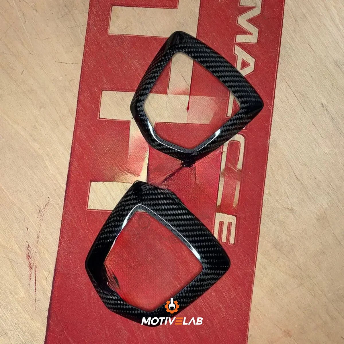 Cover Carbonio Stemmi Abarth 124 Spider — foto 1