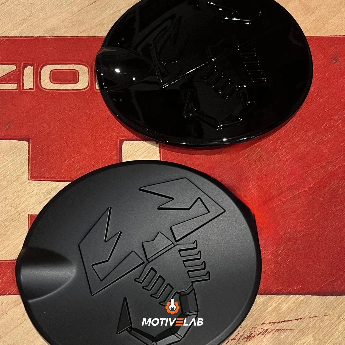 Cover Tappo Benzina in ABS con Scorpione Abarth 500 — foto 1